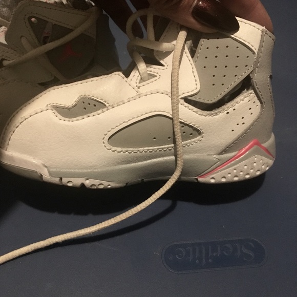 Toddler boy Jordan’s - Picture 4 of 7